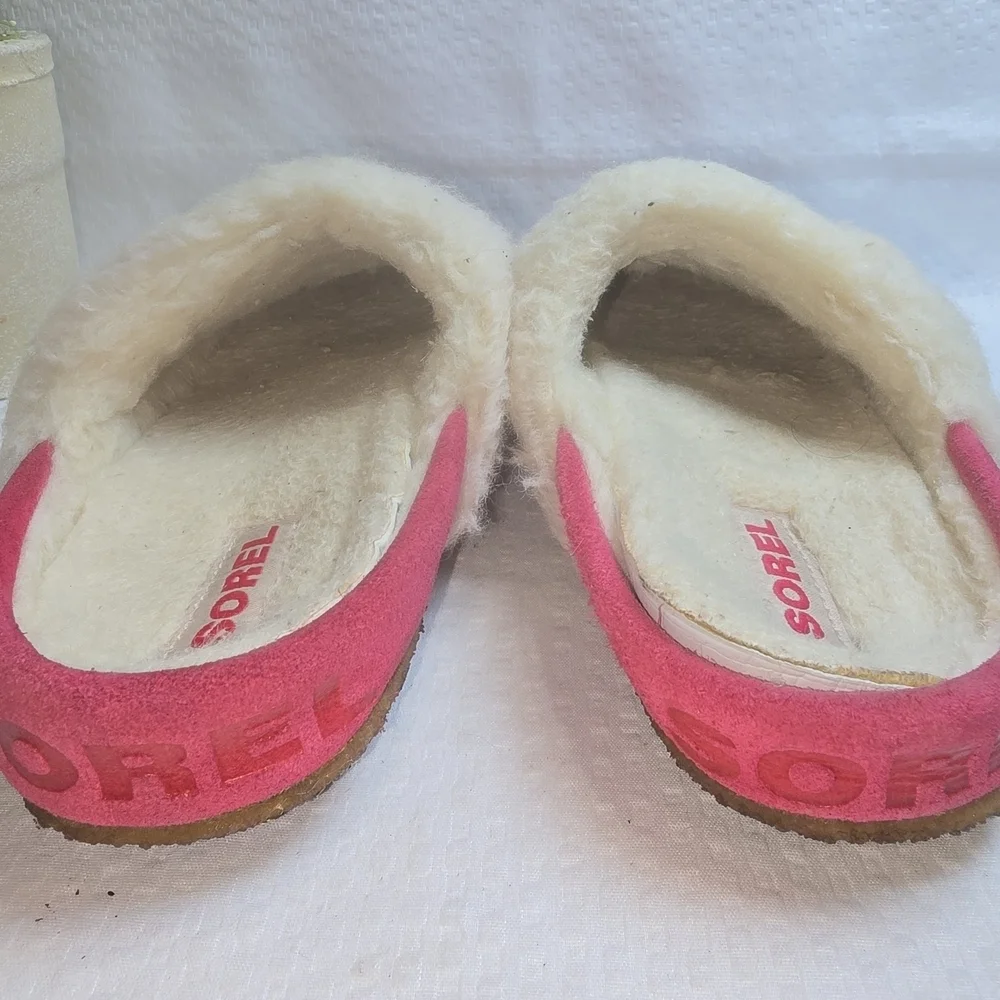 SOREL NAKISKA YOUTH SLIPPERS PINK WITH SILVER ANIMAL PRINT WHITE FUZZY SIZE 5